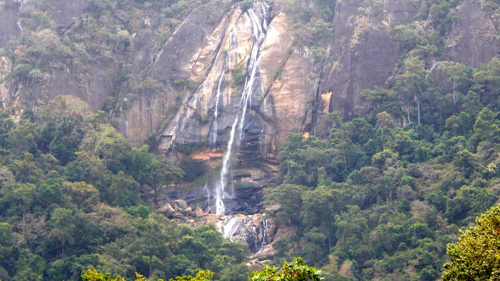 Diyavini Falls